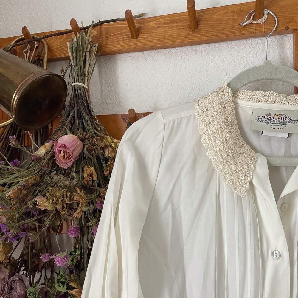 Susan Bristol Vintage Ivory Blouse with Crocheted Collar - Picture 2 of 4